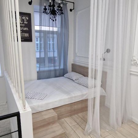 Чорно -Білий Люкс В Центрі Apartment Lviv Luaran gambar